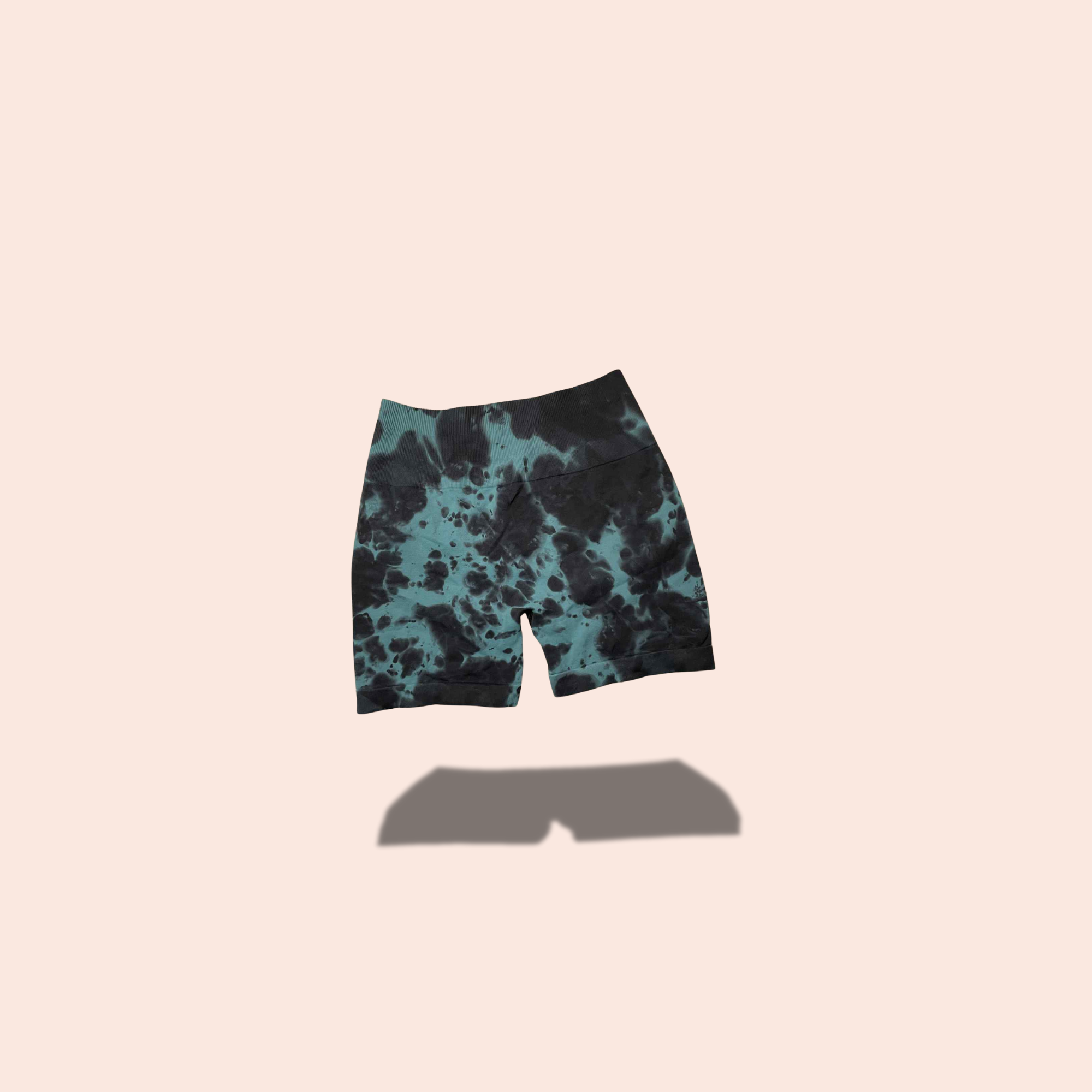 (SIZE MED) Body Paint Seamless Scrunch Shorts