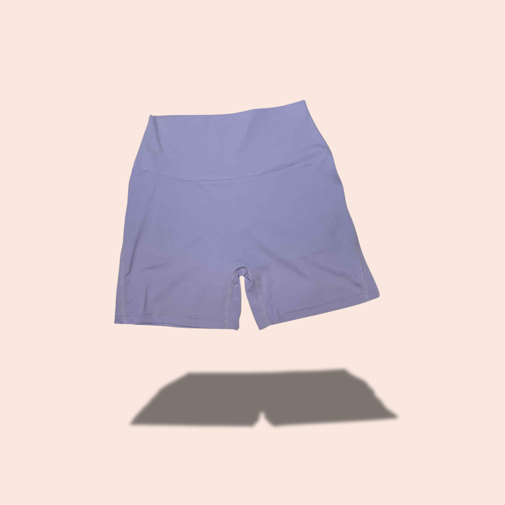 (SIZE MEDIUM) Fitness Fashioness Scrunch Pocket Workout Shorts